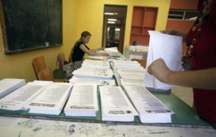 Σεραφείμ Κοτρώτσος: Υπονομεύουν τη χώρα όσοι “φλερτάρουν” με την εκλογολογία
