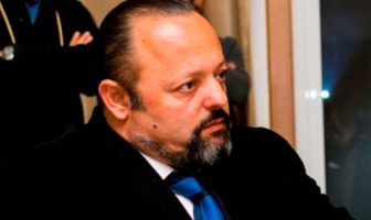 Στον ανακριτή ο Αρτέμης Σώρρας – Συγκέντρωση οπαδών του στην Ευελπίδων (video)