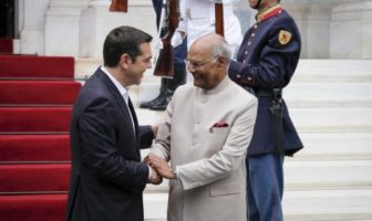 Τσίπρας με τον Ινδό πρόεδρο: Με τη συμφωνία η Ινδία θα αποκαλεί τους γείτονες “Βόρεια Μακεδονία”