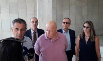 Στο Αστυνομικό τμήμα Εξαρχείων ο εκδότης, ο διευθυντής και δημοσιογράφοι του «Φιλελεύθερου»- Πολιτικές αντιδράσεις- Τι απαντά ο Π. Καμμένος