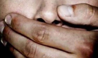 Φρίκη: Προσφυγόπουλο ζωγράφισε το βιασμό του σε δομή φιλοξενίας