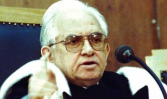 Πέθανε ο Βασίλης Κόκκινος