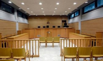Δικαστήρια επιδικάζουν αναδρομικά σε γιατρούς του ΕΣΥ