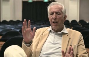 Κωνσταντίνος Τζούμας: Μερικές το προτιμούν καυτό, άλλες κτηνώδες
