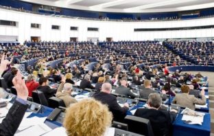 Αξίζει (οικονομικά) να είναι κανείς ευρωβουλευτής; Ο μισθός, τα επιδόματα, τα προνόμια