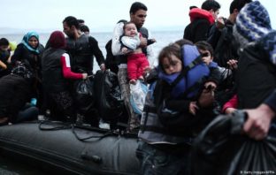 Αποκάλυψη Die Welt: Τα κυκλώματα που διακινούν πρόσφυγες από την Τουρκία έως την Γερμανία