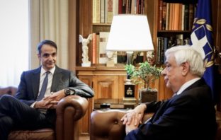 Σεραφείμ Κοτρώτσος: Θα είναι Πρόεδρος το 2021 ο Προκόπης Παυλόπουλος;