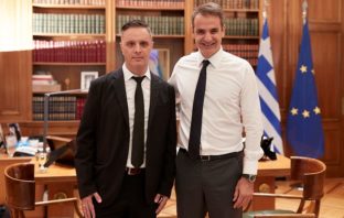 Ποιος είναι ο Έλληνας της διασποράς που αναλαμβάνει ειδικός σύμβουλος (Chief Creative Officer) του Κυρ. Μητσοτάκη
