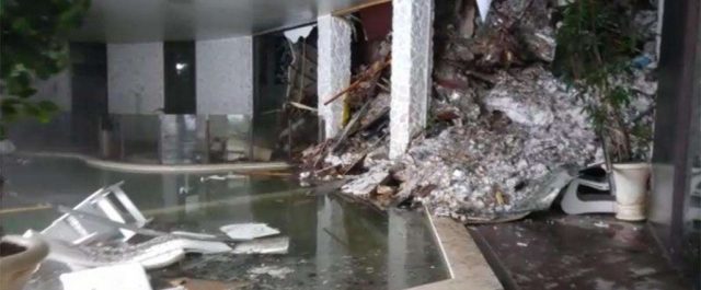 Χιονοστιβάδα (πιθανώς από το σεισμό) “έθαψε” σε ξενοδοχείο με 30 ανθρώπους στην Κ. Ιταλία