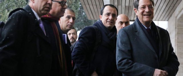 Γενεύη: Εάν διαφανεί πιθανότητα λύσης, θα αναλάβουν οι πρωθυπουργοί