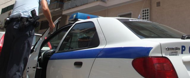 Συνελήφθη ο πατέρας των τριών εγκαταλελειμμένων κοριτσιών