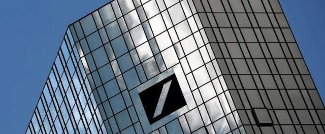 Deutsche Bank: Έπρεπε να φτάσει στη χρεοκοπία για να κόψει τα bonus των στελεχών της