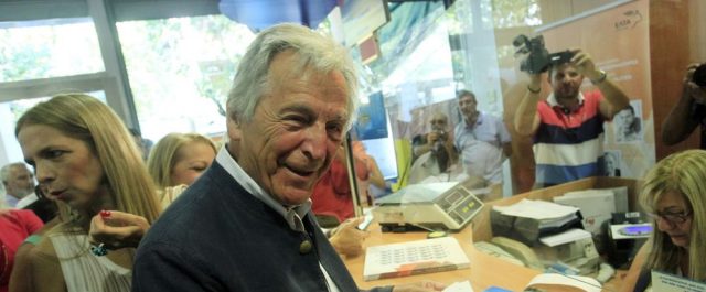 Κώστας Γαβράς: Κυρία Μέρκελ, παρέμβετε στην τραγωδία της Ελλάδας