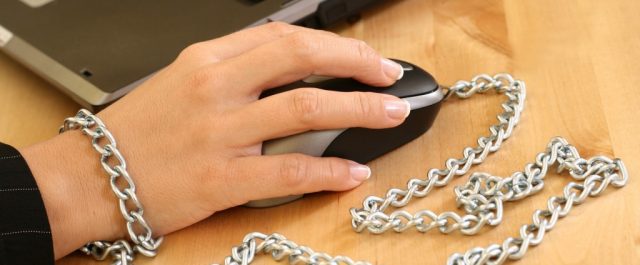 Τα γονίδια παίζουν ρόλο στο online “κόλλημα”