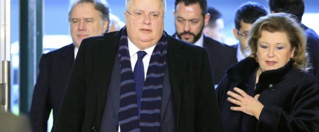 Η απάντηση Κοτζιά- Μαξίμου στο Politico: Κάποιοι ήθελαν να παραδοθούμε στους Τούρκους στη Γενεύη