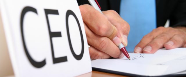Στο ναδίρ η εμπιστοσύνη στους CEO, στα ύψη για τους εργαζόμενους