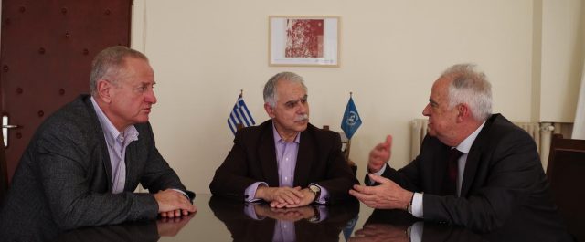 Τα ΕΛΠΕ «θερμαίνουν» τους πρόσφυγες- Μεγάλη επιχείρηση στις δομές φιλοξενίας