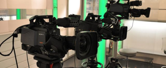 Euractiv: Οι Έλληνες καναλάρχες ζητούν εξαίρεση από το “πόθεν έσχες”