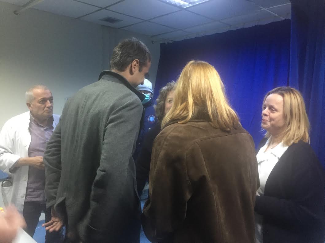 Η αιφνιδιαστική επίσκεψη Μητσοτάκη στον Ευαγγελισμό “άναψε” κόντρα Πολάκη- Άδωνι