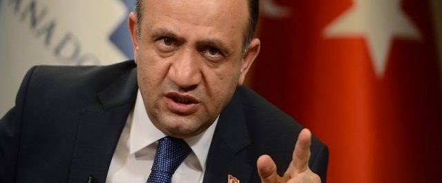 Απειλεί και ο Τούρκος υπ. Άμυνας: Στείλτε αμέσως πίσω τους “8”