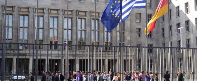 Η Deutsche Welle αποκαλύπτει το σχέδιο Σόϊμπλε για την Ελλάδα με ή χωρίς ΔΝΤ