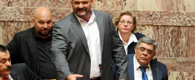Ψήφισμα-καταπέλτης των μαθητών του λυκείου Περάματος για τους ρατσιστικούς τραμπουκισμούς Λαγού
