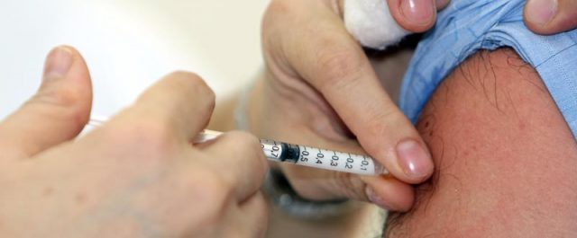 Στα όρια της επιστημονικής ηθικής: Βρετανοί εθελοντές εκτίθενται στον ιό