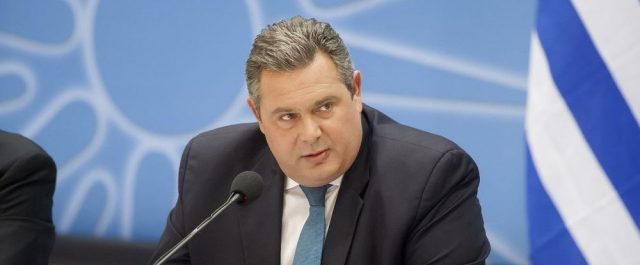 Στηρίζει Καμμένο το Μαξίμου στη δικαστική διένεξη με τον εκδότη και τον διεθυντή των “Παραπολιτικών”