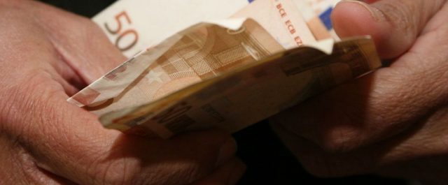 Ποιοι δικαιούνται Κοινωνικό Εισόδημα Αλληλεγγύης- Δείτε το ΦΕΚ