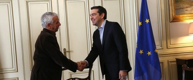Τσίπρας: “Κόφτης” για ένα επιπλέον χρόνο- Υπερπλεόνασμα στους κοινωνικά ασθενέστερους