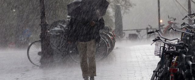 Ο “Βίκτωρας” είναι εδώ – Καταιγίδες κοντά στη θάλασσα χιόνια στα ορεινά