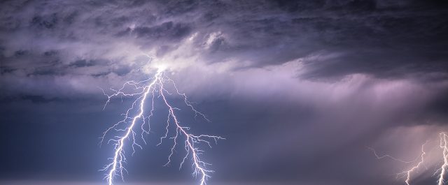 Καιρός: Έκτακτο δελτίο από την ΕΜΥ – Καταιγίδες και θυελλώδεις άνεμοι έως το Σάββατο