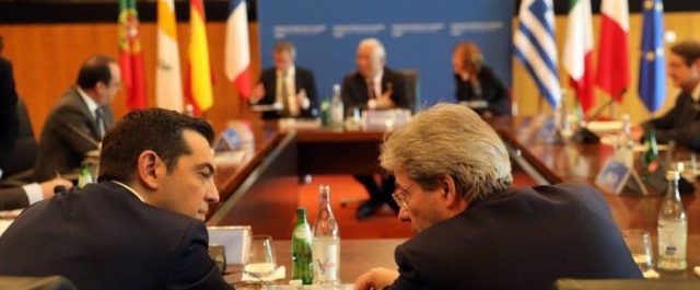 Ολάντ στη Σύνοδο της Λισαβόνας: Δεν μπορεί να γίνει προληπτική νομοθέτηση μέτρων