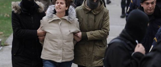 Στη γιαγιά του παραδίδουν τον 6χρονο γιο της Ρούπα