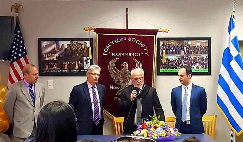 Κίνηση με νόημα: Ο Ιβάν Σαββίδης τελετάρχης στην παρέλαση της 26ης Μαρτίου στη Ν. Υόρκη