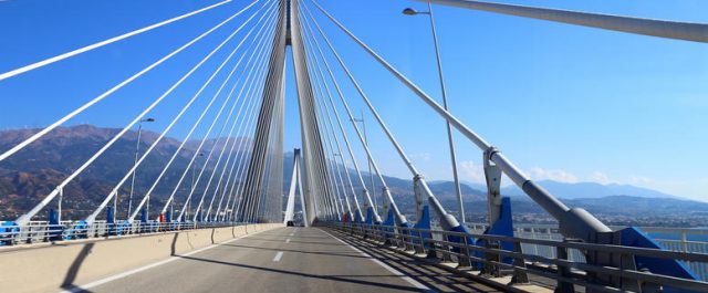 Ταυτοποιήθηκε η σορός της γυναίκας που έπεσε από τη γέφυρα Ρίου-Αντιρρίου