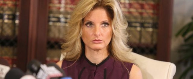 Ελληνοαμερικανίδα κατέθεσε αγωγή κατά του Τραμπ για σεξουαλική παρενόχληση