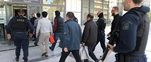 Αναβλήθηκε για την Πέμπτη η απόφαση του Αρείου Πάγου για τους 8 Τούρκους αξιωματικούς