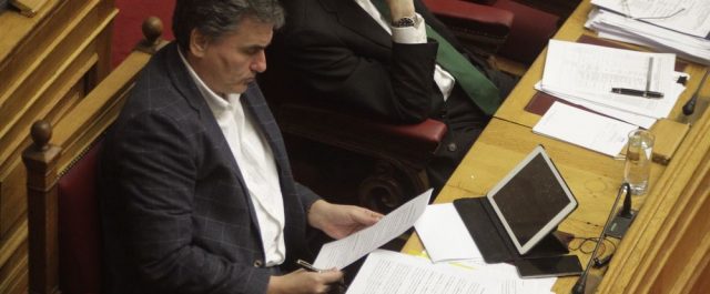 Τσακαλώτος: Τι θα περιλαμβάνεται στην πρόταση για τον “κόφτη”