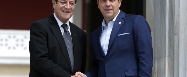 Τηλεφωνική επικοινωνία Τσίπρα- Αναστασιάδη ενόψει νέου γύρου για το Κυπριακό