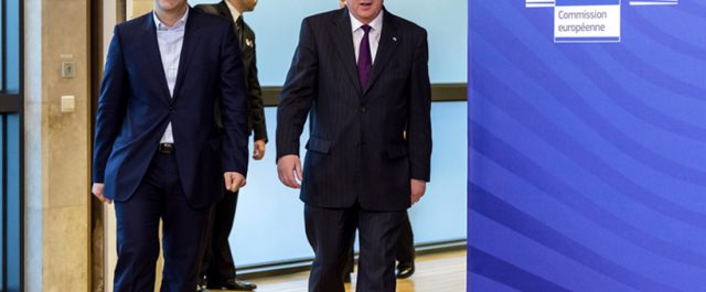 Τηλεφωνική επικοινωνία Τσίπρα- Γιουνκέρ για το Κυπριακό