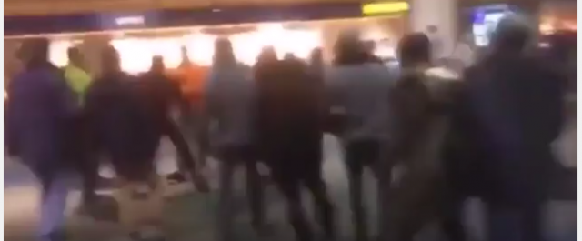Στα χέρια ήρθαν οπαδοί και αντίπαλοι του Τραμπ στο Πόρτλαντ