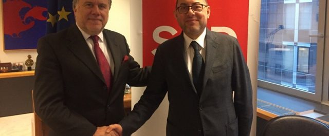 Τζιάνι Πιτέλα: Απαράδεκτα τα πρόσθετα μέτρα που ζητά το ΔΝΤ