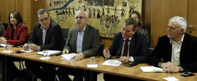 Αγρότες: Δεν προέκυψε κάτι θετικό από τη συνάντηση, ραντεβού την Τρίτη