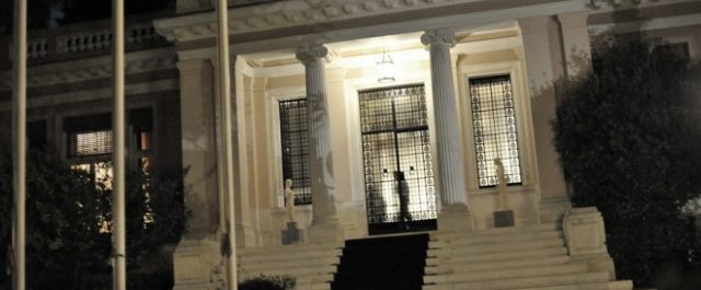 Μαξίμου: Ο Μητσοτάκης να δημοσιοποιήσει τα περιουσιακά του στοιχεία και της συζύγου του