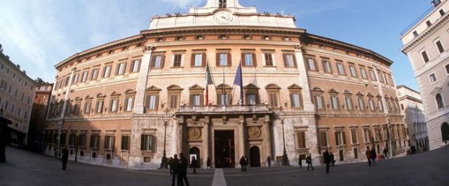 Ποιοι λένε πως η Ιταλία άρχισε να θυμίζει…Ελλάδα; Η “εξέγερση” του Τζεντιλόνι