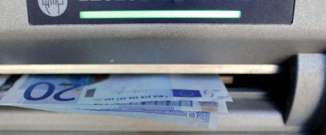 Μειώθηκαν 1,5 δις οι καταθέσεις τον Ιανουάριο