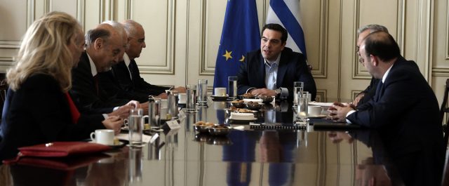 Τσίπρας προς Τραπεζίτες: Δώστε ανάσα σε νοικοκυριά και επιχειρήσεις με κόκκινα δάνεια