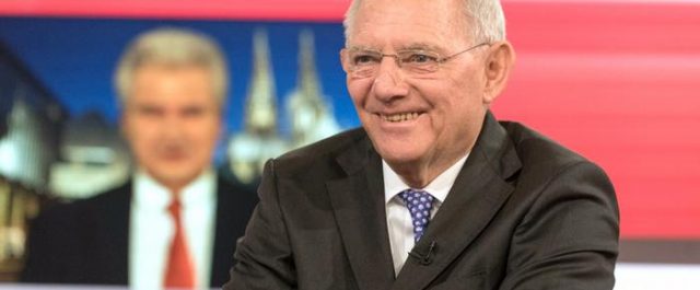 Οπαδός της Μπάγιερν ο Σόϊμπλε- Τι αποκάλυψε (πλην Grexit) στο πιο δημοφιλές τηλεοπτικό σώου…