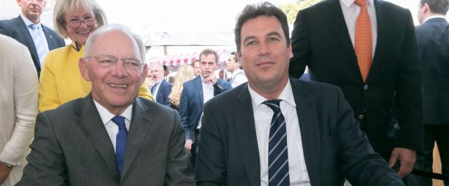 Βουλευτής της Μέρκελ (σε “γραμμή” Σόϊμπλε) ζητά “βελούδινο” Grexit